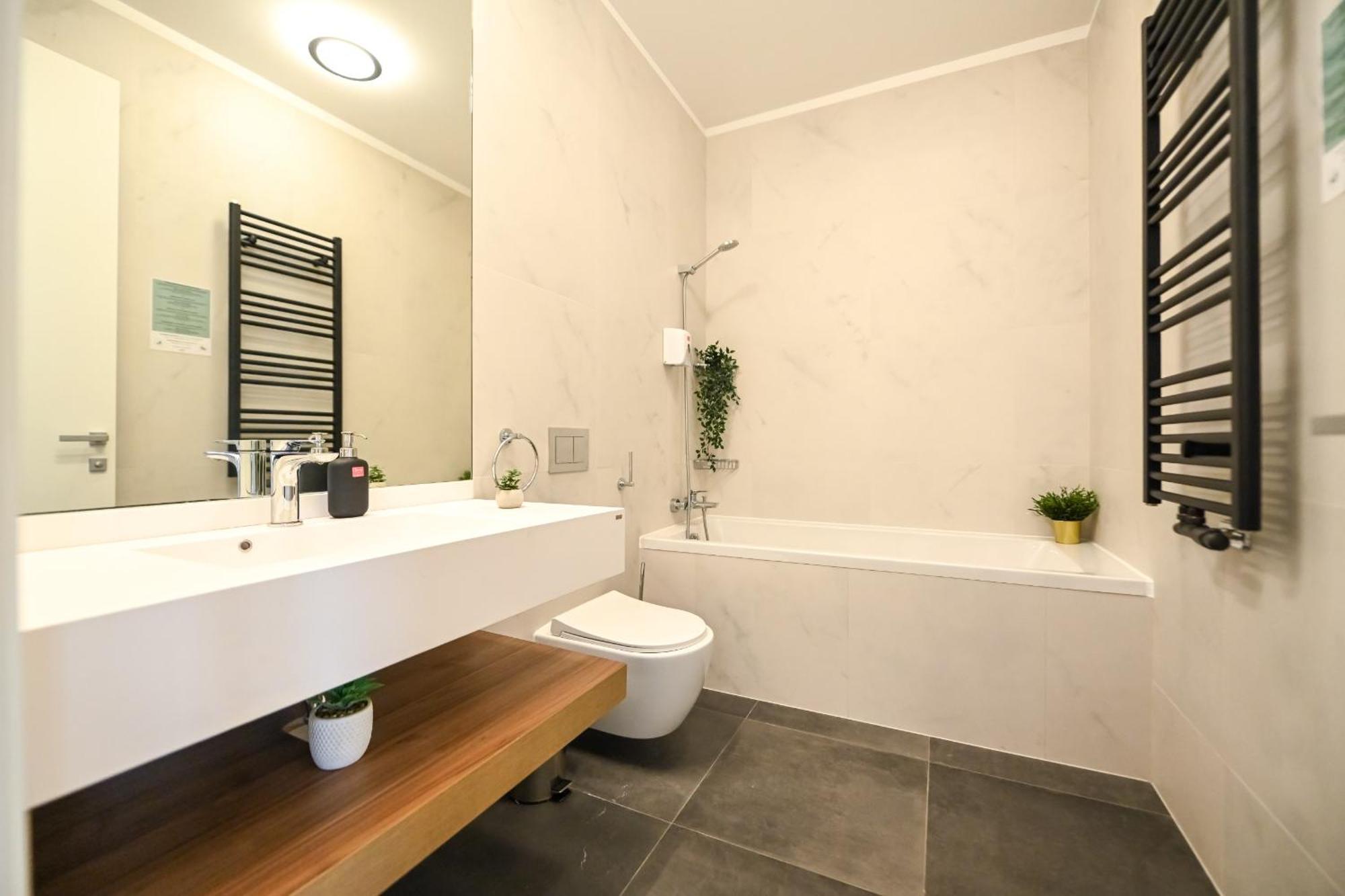 One Verdi Park Exclusive Apartments - Panoramic View & Private Parking Bukarest Exterior foto