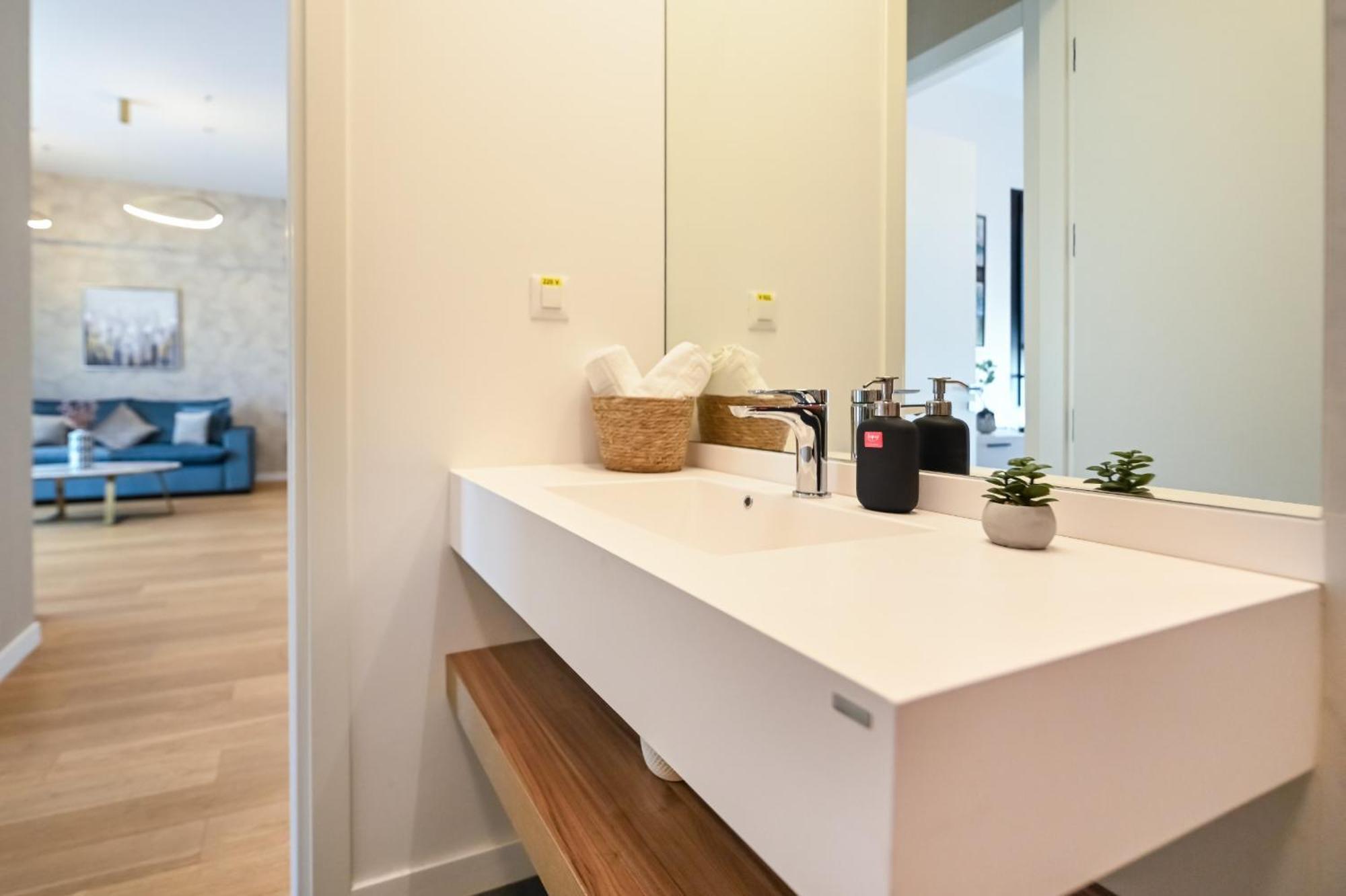 One Verdi Park Exclusive Apartments - Panoramic View & Private Parking Bukarest Zimmer foto