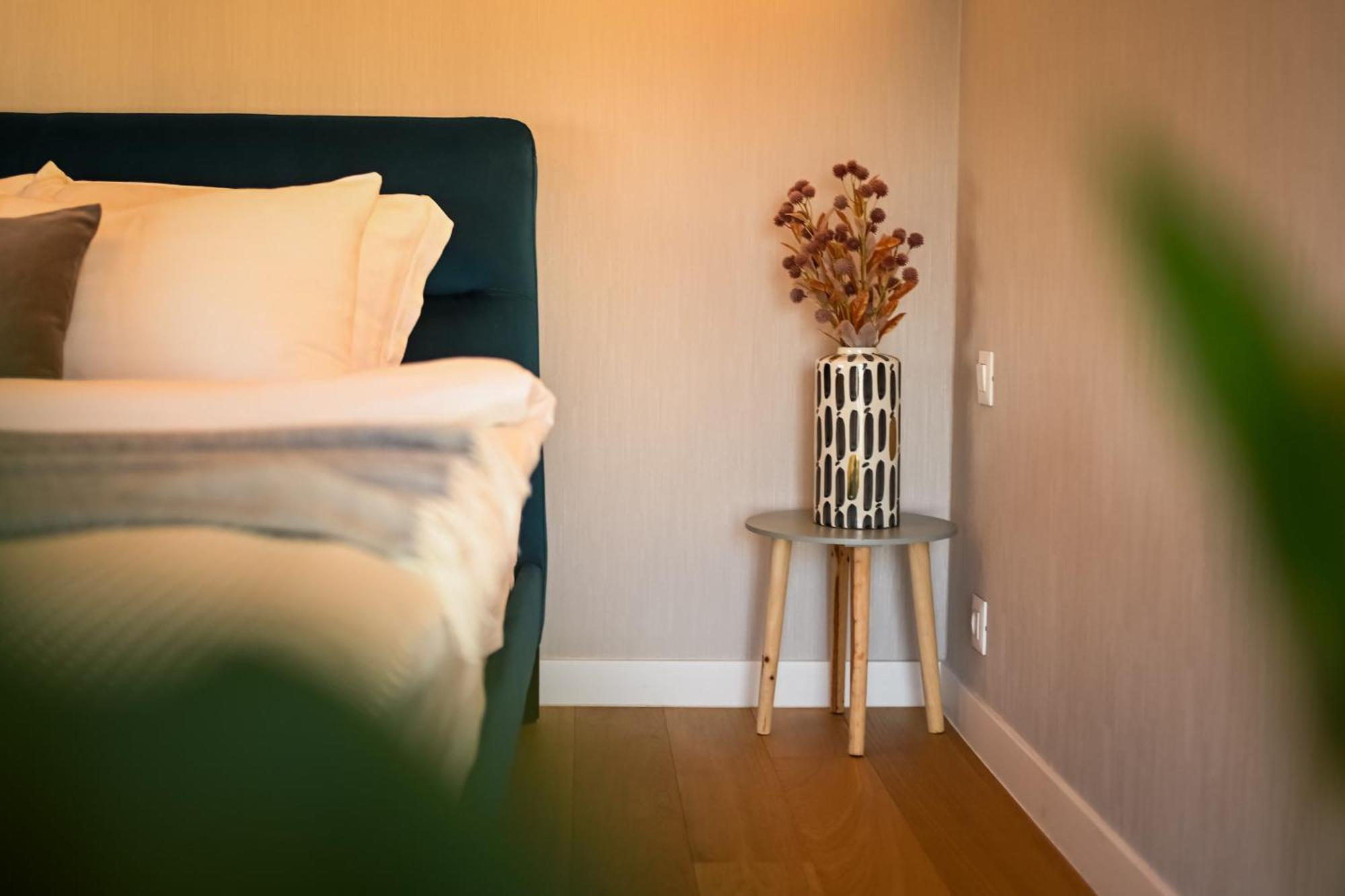 One Verdi Park Exclusive Apartments - Panoramic View & Private Parking Bukarest Zimmer foto