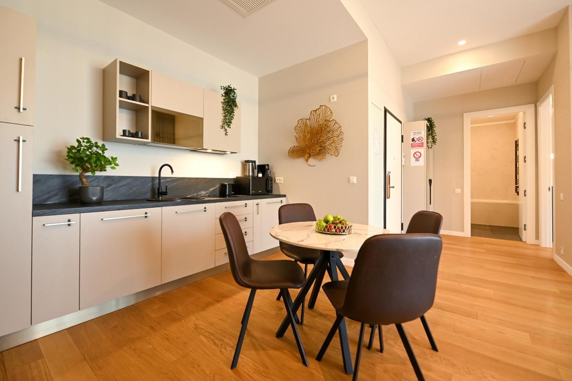 One Verdi Park Exclusive Apartments - Panoramic View & Private Parking Bukarest Zimmer foto