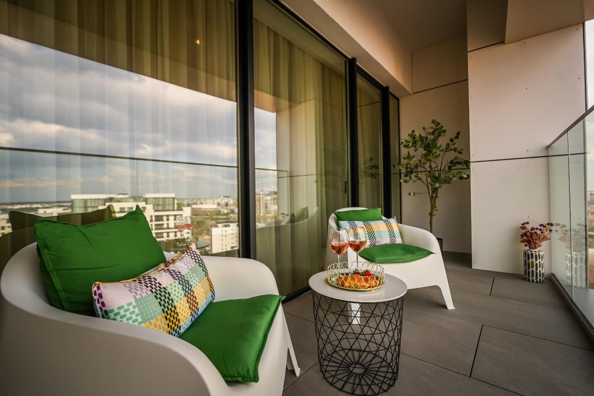 One Verdi Park Exclusive Apartments - Panoramic View & Private Parking Bukarest Zimmer foto