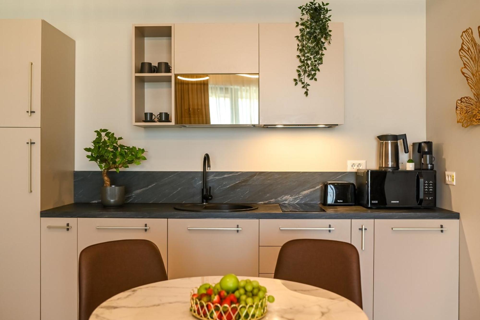 One Verdi Park Exclusive Apartments - Panoramic View & Private Parking Bukarest Zimmer foto