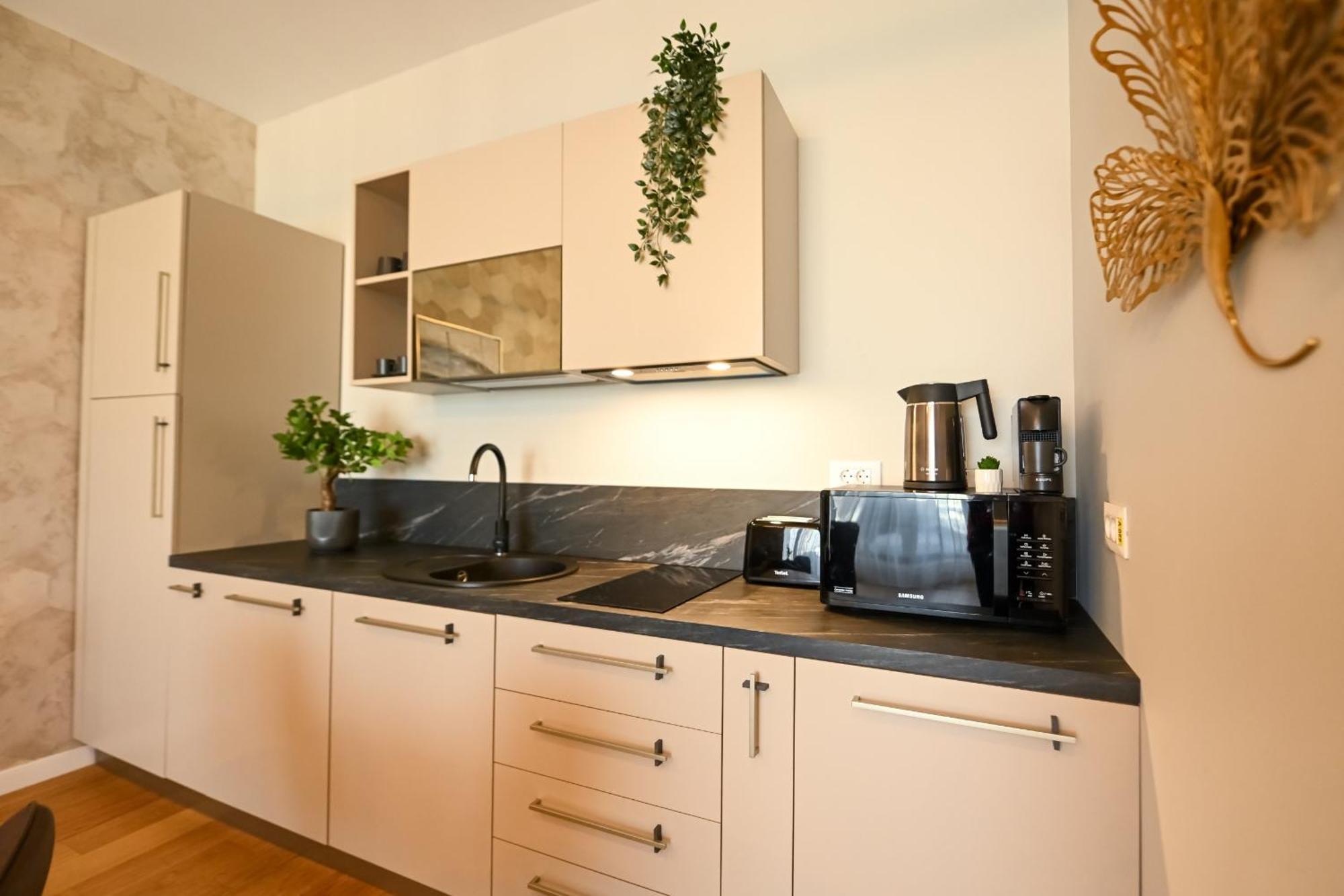 One Verdi Park Exclusive Apartments - Panoramic View & Private Parking Bukarest Zimmer foto