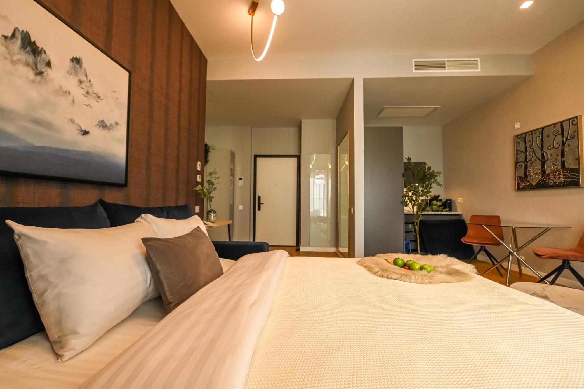 One Verdi Park Exclusive Apartments - Panoramic View & Private Parking Bukarest Zimmer foto