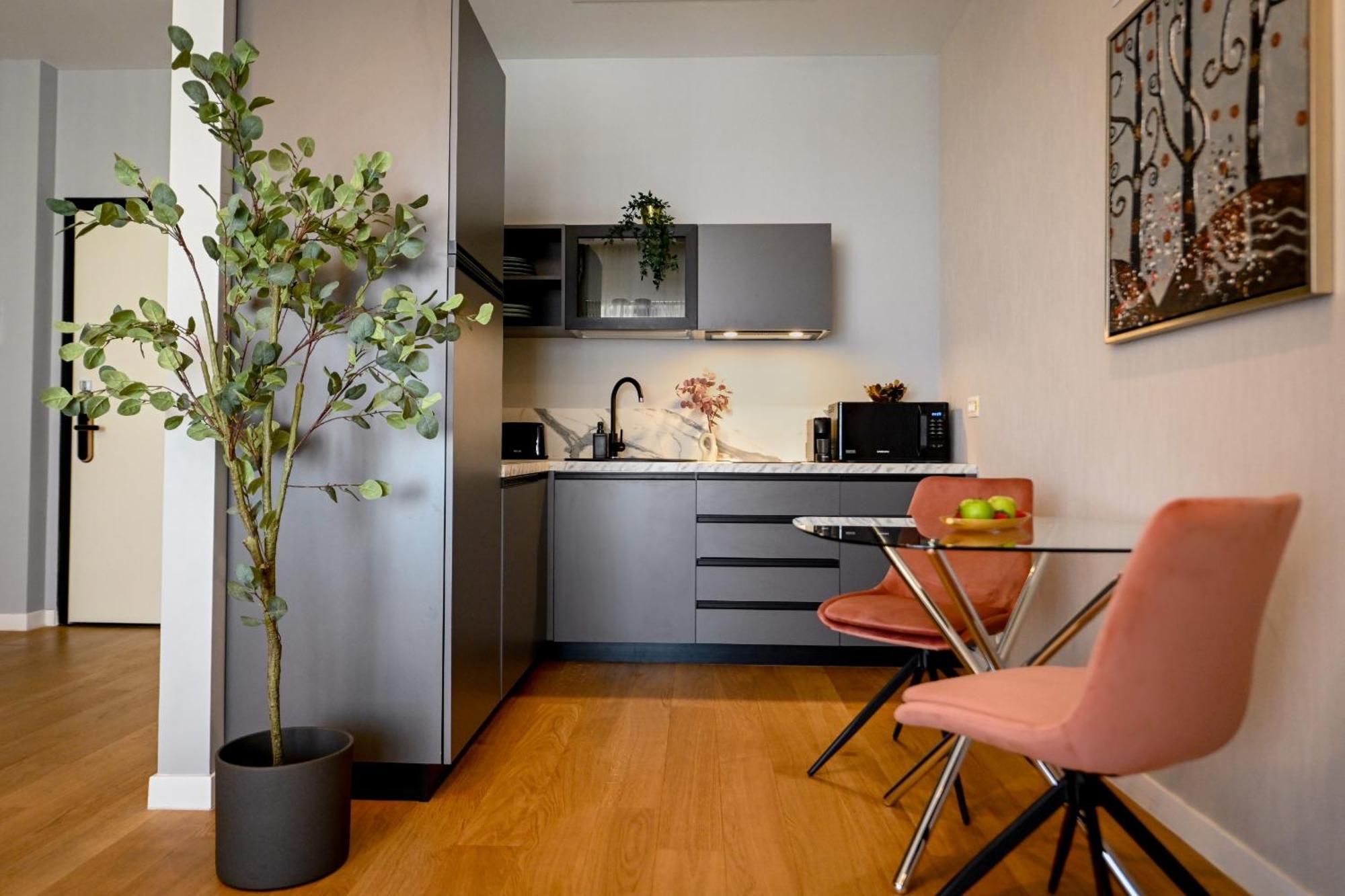 One Verdi Park Exclusive Apartments - Panoramic View & Private Parking Bukarest Zimmer foto