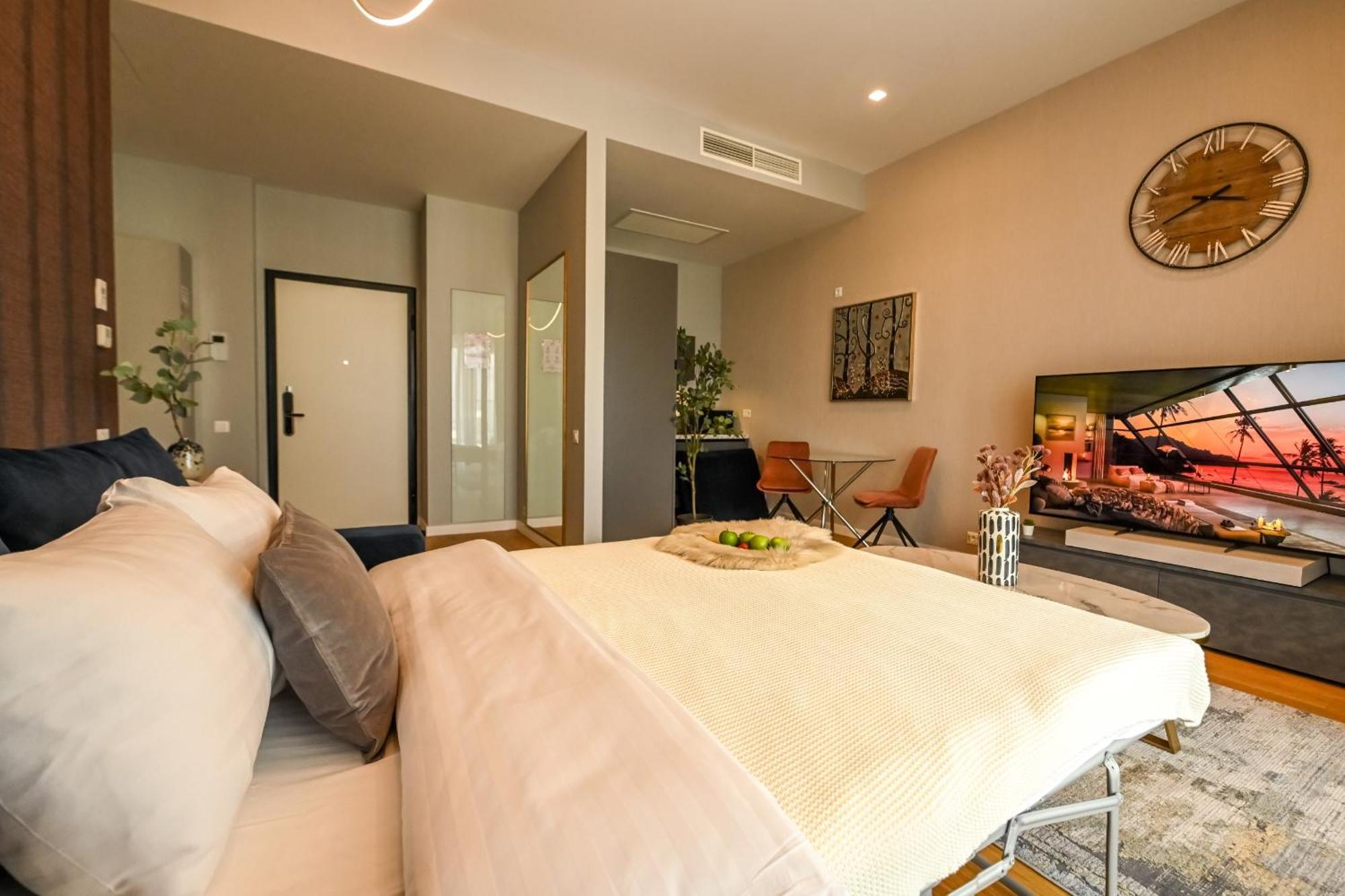 One Verdi Park Exclusive Apartments - Panoramic View & Private Parking Bukarest Zimmer foto