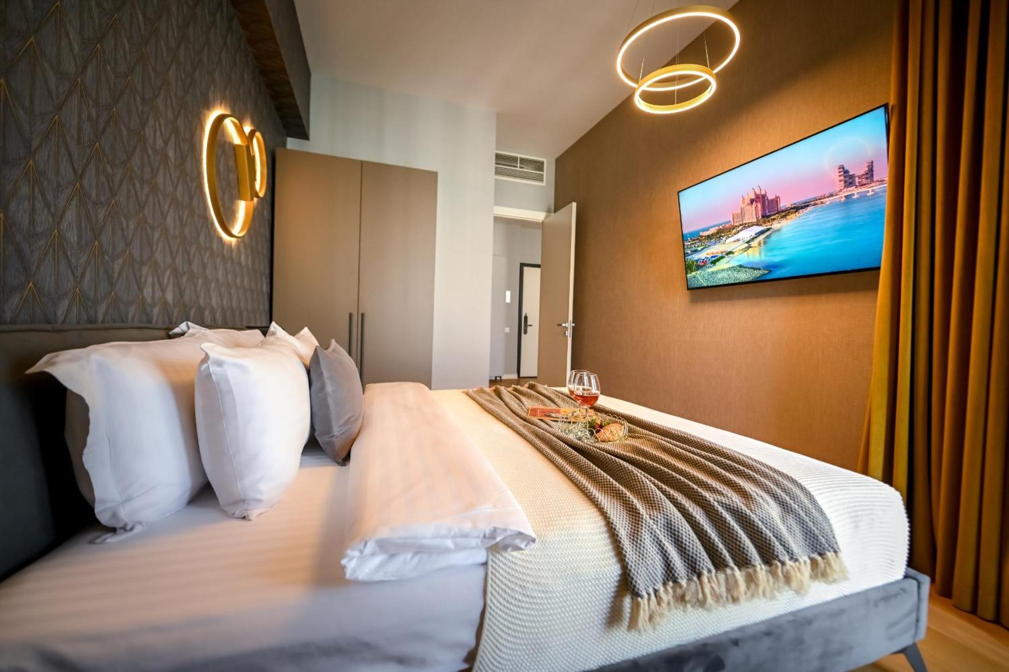 One Verdi Park Exclusive Apartments - Panoramic View & Private Parking Bukarest Zimmer foto