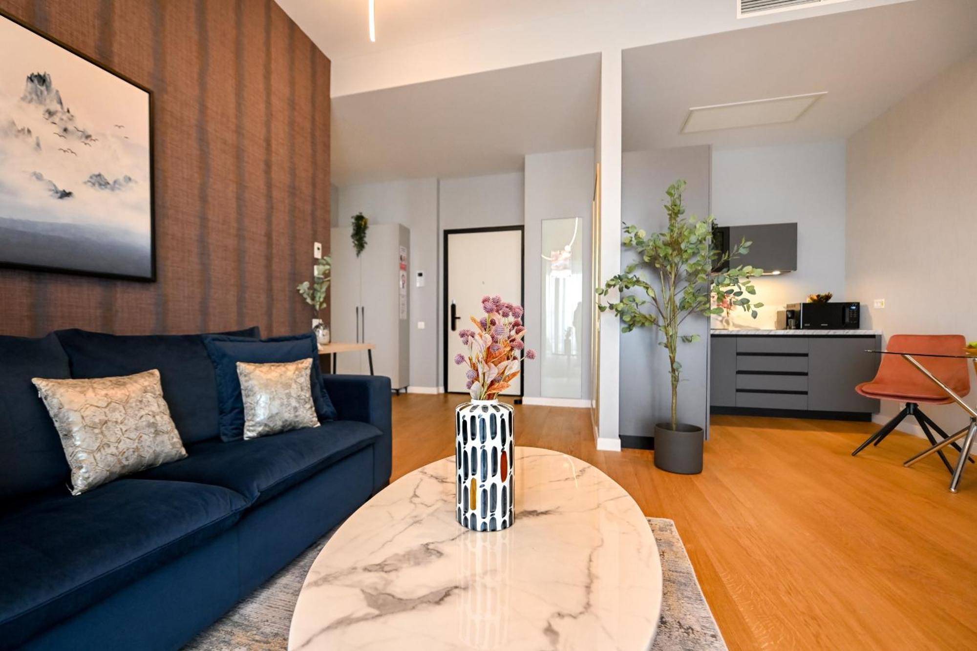 One Verdi Park Exclusive Apartments - Panoramic View & Private Parking Bukarest Zimmer foto